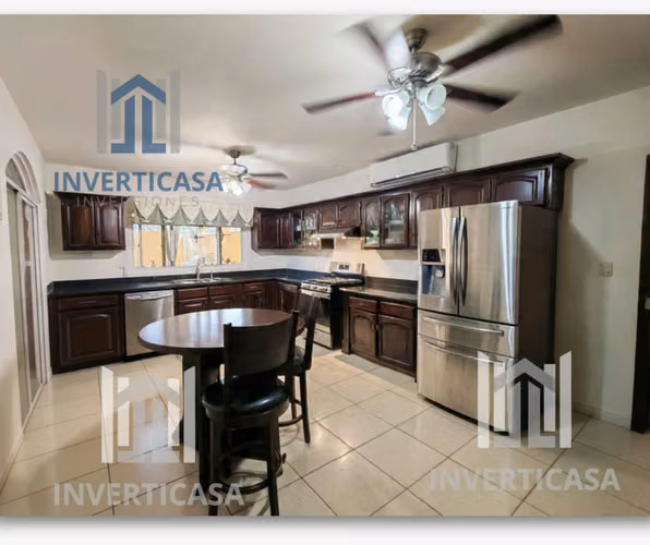 Se Vende Amplia casa de 1 Nivel en Res. El Barrial  - Imagen 4