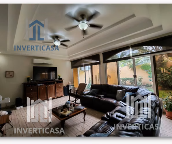 Se Vende Amplia casa de 1 Nivel en Res. El Barrial  - Imagen 8