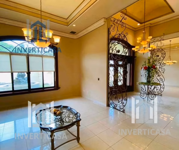 Se Vende Espectacular Casa en Res. El Pedregal - San Pedro Sula - Imagen 2