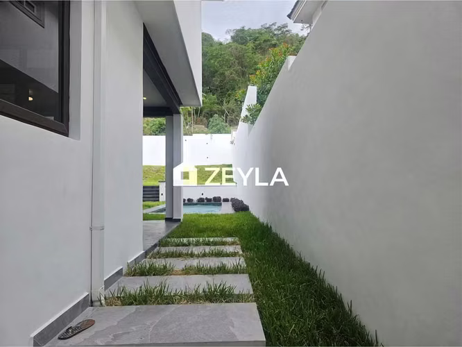 Se Vende Casa En Residencial Merendon Hill, SPS - Imagen 13