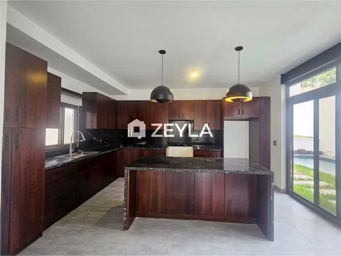Se Vende Casa En Residencial Merendon Hill, SPS