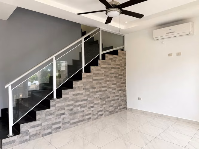 Alquilo Town House moderno 