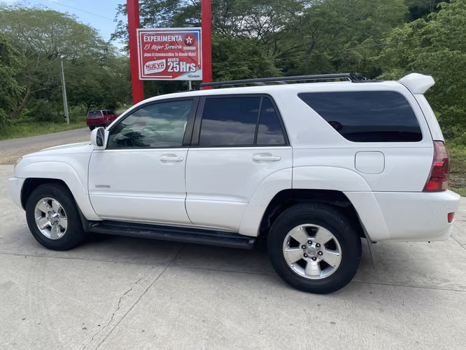 Vendo Toyota 4Runner 2005 Limited recién ingresada 