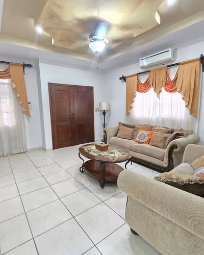 Se vende casa en Residencial Villas Mackay San Pedro Sula - Imagen 5