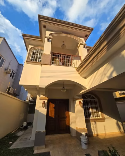 Se vende casa en Residencial Villas Mackay San Pedro Sula