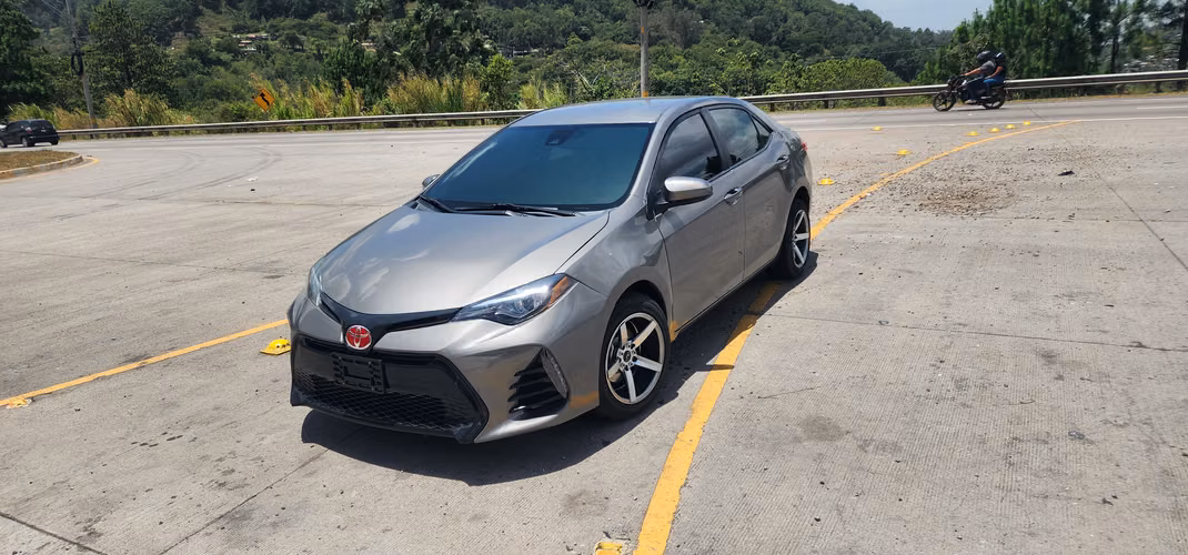 TOYOTA COROLLA 2018 RECIEN INGRESADA - Imagen 2
