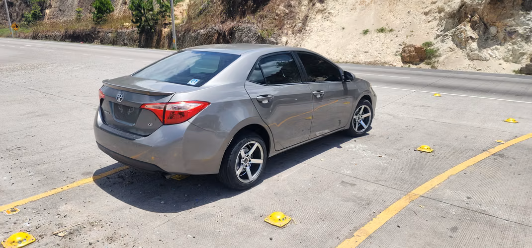 TOYOTA COROLLA 2018 RECIEN INGRESADA - Imagen 3