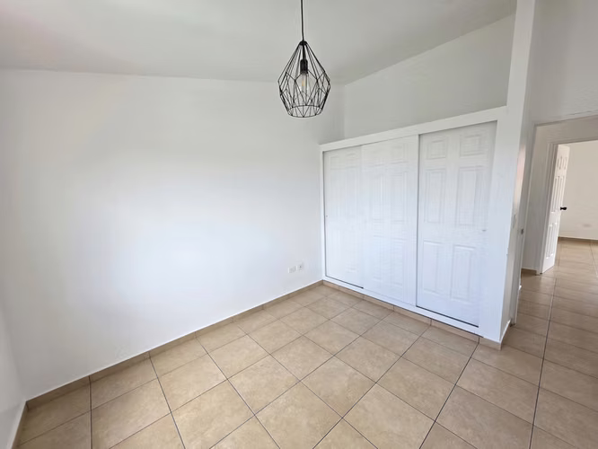 Alquiler de casa con piscina en Residencial El Sauce  - Imagen 12