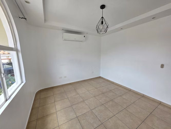 Alquiler de casa con piscina en Residencial El Sauce  - Imagen 10