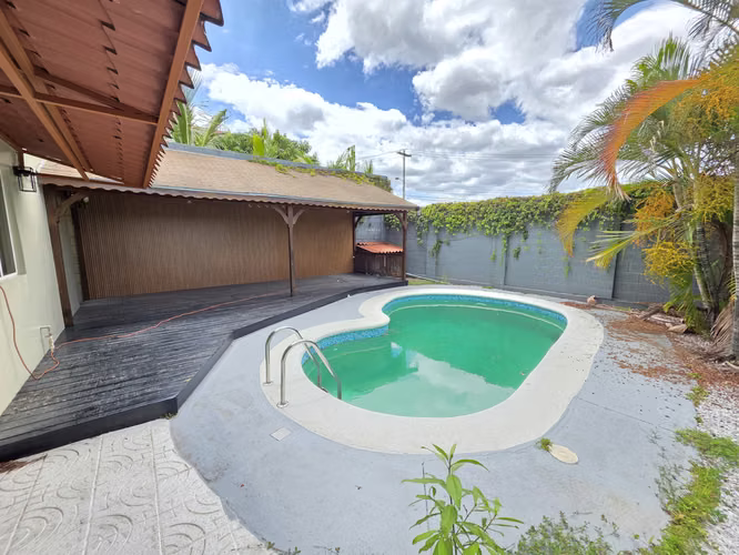 Alquiler de casa con piscina en Residencial El Sauce  - Imagen 8