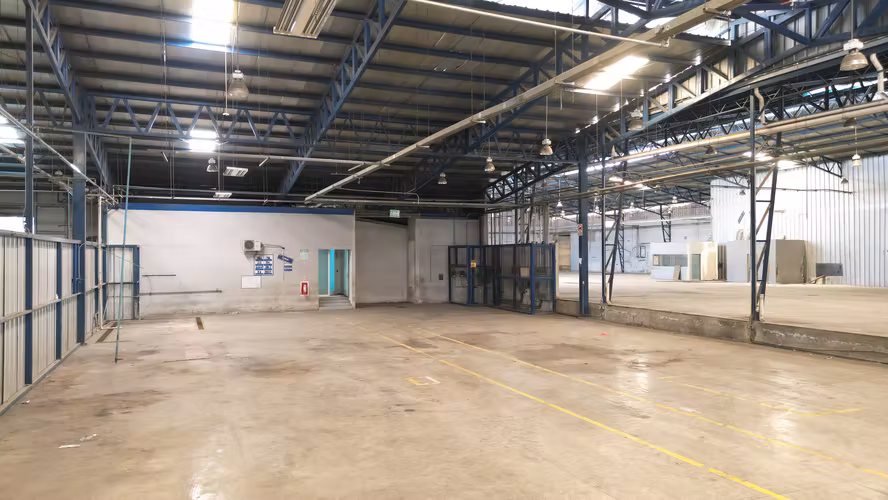 RENTA DE AMPLIA BODEGA
