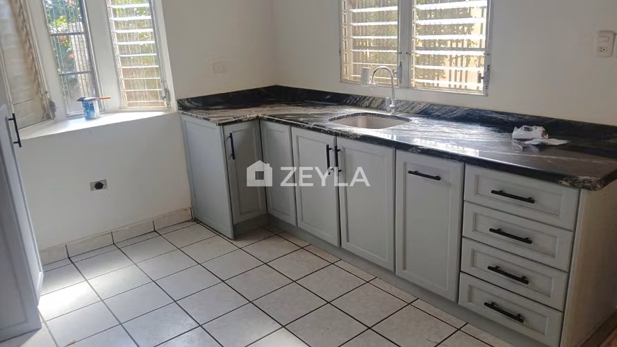 Se Vende Casa 1 Nivel En Residencial Los Álamos, SPS