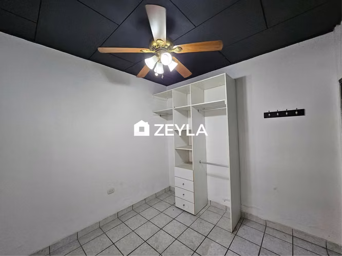 Se Vende Casa 1 Nivel En Residencial Los Álamos, SPS