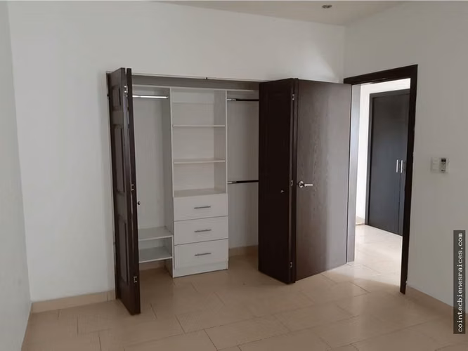 Col.MIRAMONTES/EDIFICIO CON ELEVADOR/Centrico,Accesible,Moderno,2 Hab+1 Parqueo