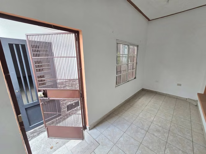 Venta de casa Peatonal en Colonia Centro América Oeste 