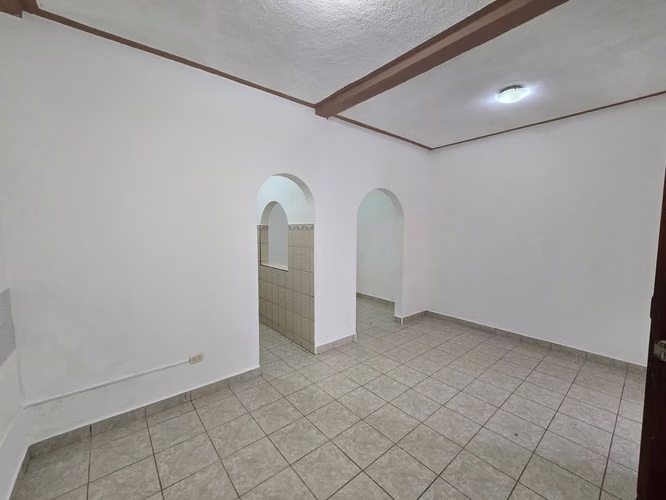Venta de casa Peatonal en Colonia Centro América Oeste 