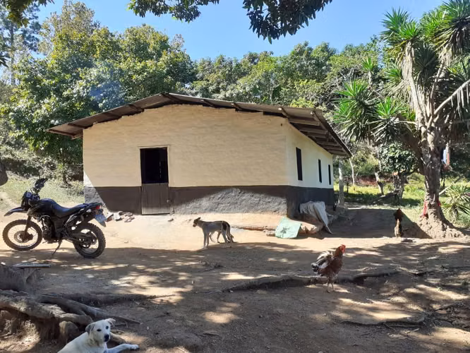 VENTA DE  PROPIEDAD EN ALDEA LAGUNITAS, MORAZAN, YORO. 
