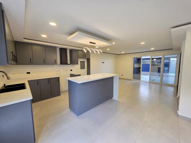 Venta de casa nueva minimalista en Residencial Santa Cruz  - Imagen 5