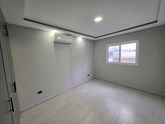 Venta de casa nueva minimalista en Residencial Santa Cruz  - Imagen 8