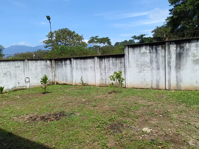 Venta de Casa de 2 plantas- Carretera a Peña Blanca Cortes