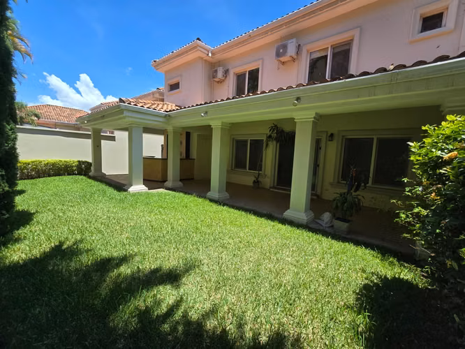 Col.Lomas del Guijarro Sur/Villas Liquidámbar/Espaciosa/Circuito Cerrado/Area social/4 Hab+2 Salas+Vestibulo+Terraza - Imagen 12