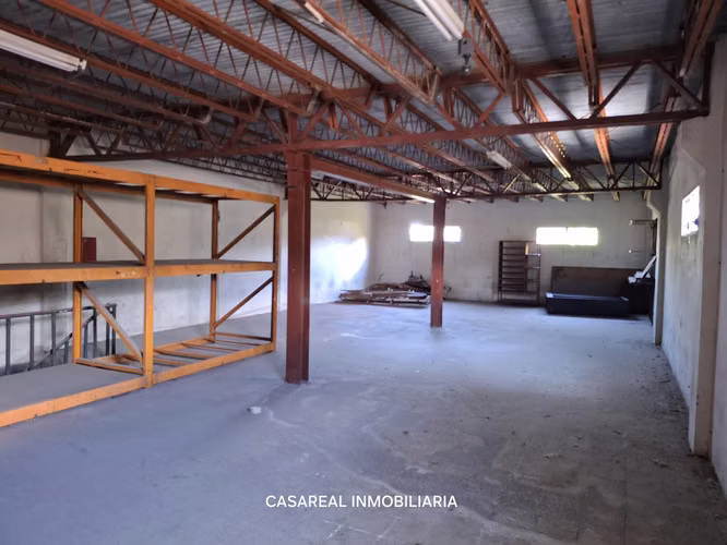 AMPLIA BODEGA EN EL PRIMER CUADRANTE DE LA CIUDAD - Imagen 9