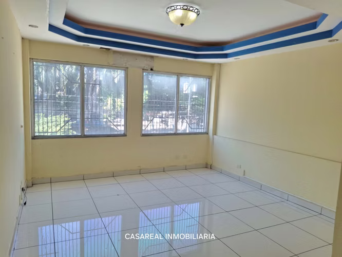 AMPLIA BODEGA EN EL PRIMER CUADRANTE DE LA CIUDAD - Imagen 10