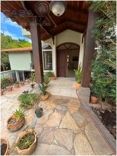 Enorme Casa en Venta con 6 Habitaciones Camino a Santa Lucia Excelentes Acabados - Imagen 7