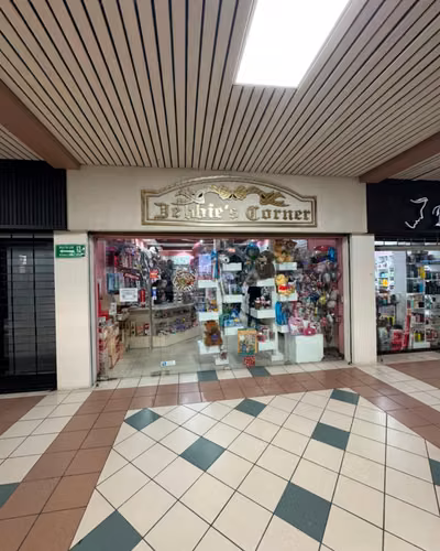 ¡Se alquila local comercial en Plaza Miraflores! - Imagen 2