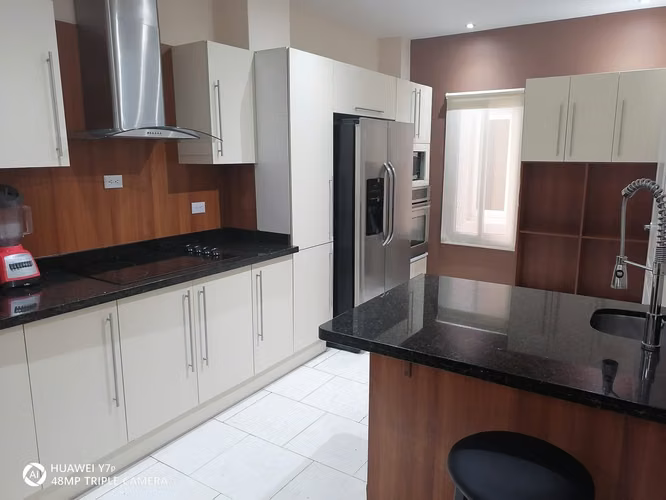 Apartamento completamente amueblado en alquiler - Imagen 2