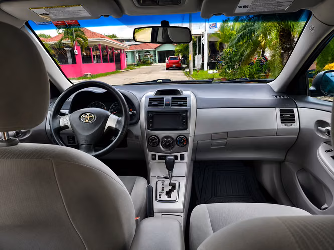 Toyota Corolla LE 2013 - Imagen 5