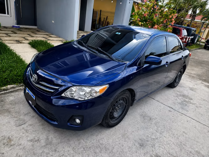 Toyota Corolla LE 2013 - Imagen 3