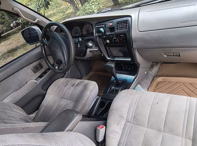 Toyota 4RUNNER AÑO 2002 , Recién ingresada , carro en óptimo estado , camioneta , 4x2 V6 , automática 