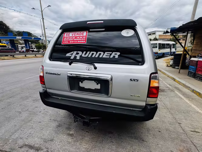 Toyota 4RUNNER AÑO 2002 , Recién ingresada , carro en óptimo estado , camioneta , 4x2 V6 , automática 