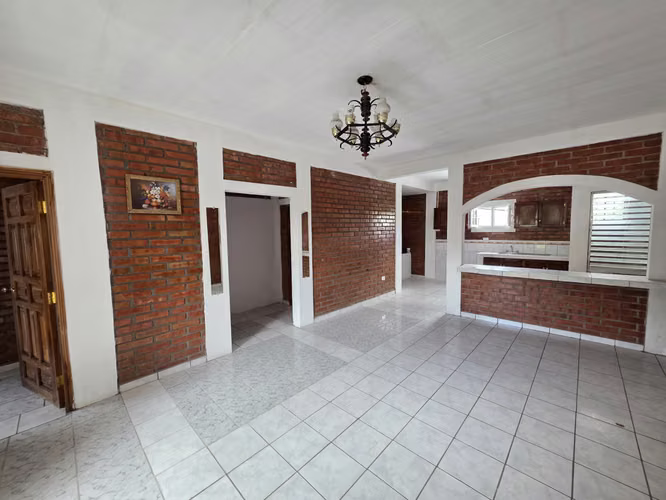 Alquiler amplio apartamento tipo casa Colonia el Hogar  - Imagen 2