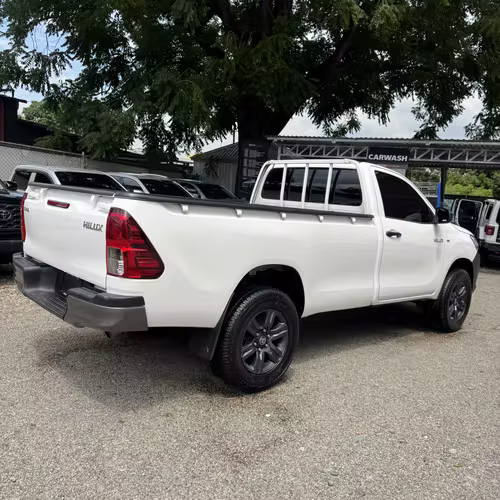 TOYOTA HILUX 2025 - Imagen 4
