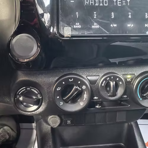 TOYOTA HILUX 2025 - Imagen 9