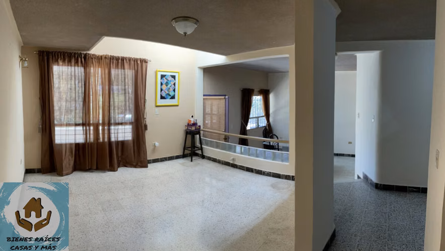 FAMILY HOUSE AND APARTMENT FOR SALE ON THE KILOMETER 4 ROAD TO SANTA LUÍA
