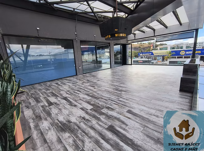ALQUILAMOS AMPLIO LOCAL CON TERRAZA IDEAL PARA RESTAURANTE BAR EN COLONIA MIRAFLORES - Imagen 3