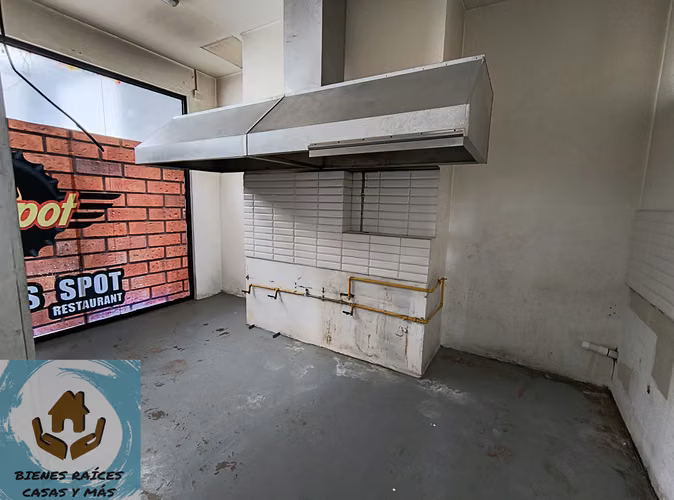ALQUILAMOS AMPLIO LOCAL CON TERRAZA IDEAL PARA RESTAURANTE BAR EN COLONIA MIRAFLORES - Imagen 5