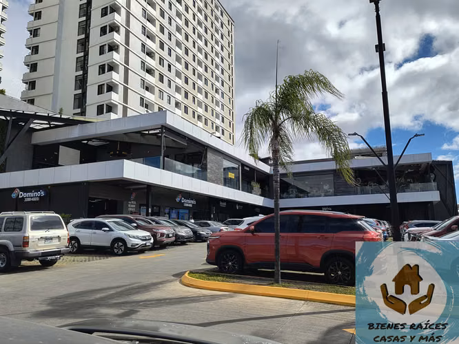 ALQUILAMOS AMPLIO LOCAL CON TERRAZA IDEAL PARA RESTAURANTE BAR EN COLONIA MIRAFLORES - Imagen 8