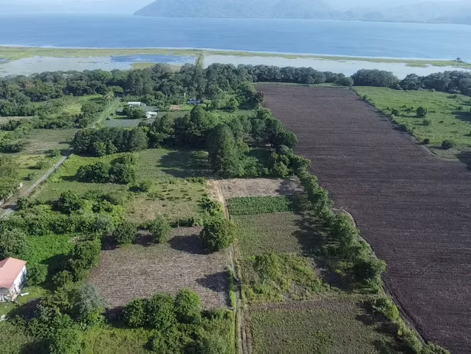 Vendemos lote de terreno en el lago de yojoa - Imagen 2