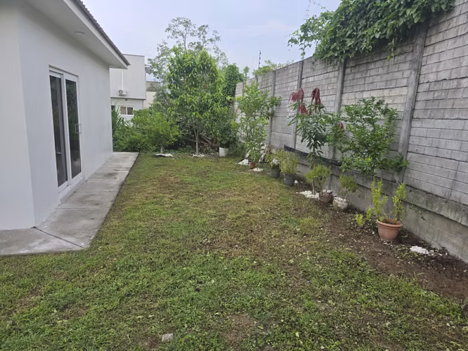  Se alquila casa amueblada en Altos de Valencia, S.P.S.  Confort, seguridad y estilo en un solo nivel – ¡lista para m
