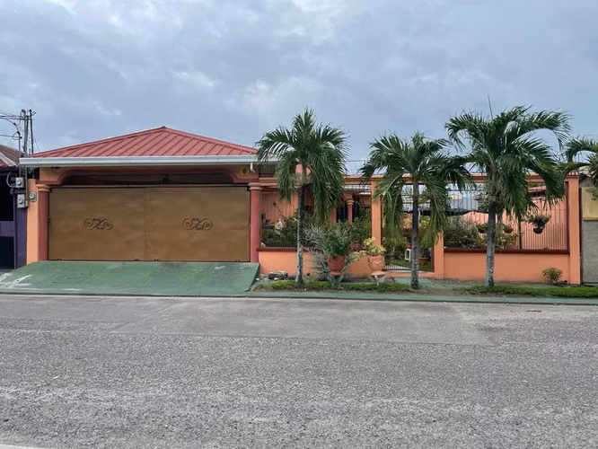 En Venta Casa Residencial Los Alamos 