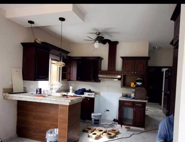 Casa de Esquina en Venta en Residencial Altos de Valencia - Imagen 2