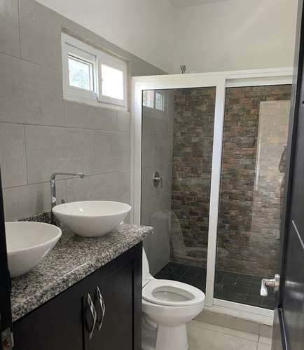  Se Vende Hermosa Vivienda en Residencial Villa Mar – Puerto Cortés   Ubicada a pocos minutos del bulevar CA-13 y a 