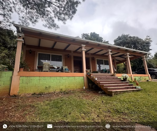 ¡Se alquila casa hermosa casa en Valle de Angeles!