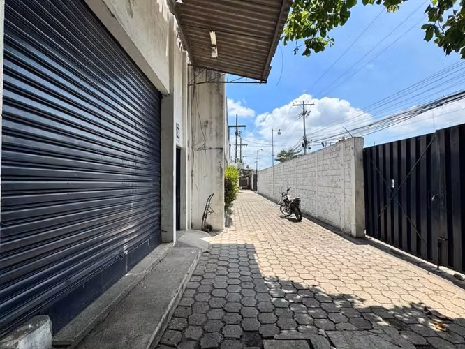 Se Alquila Bodega Sector Zapotal
