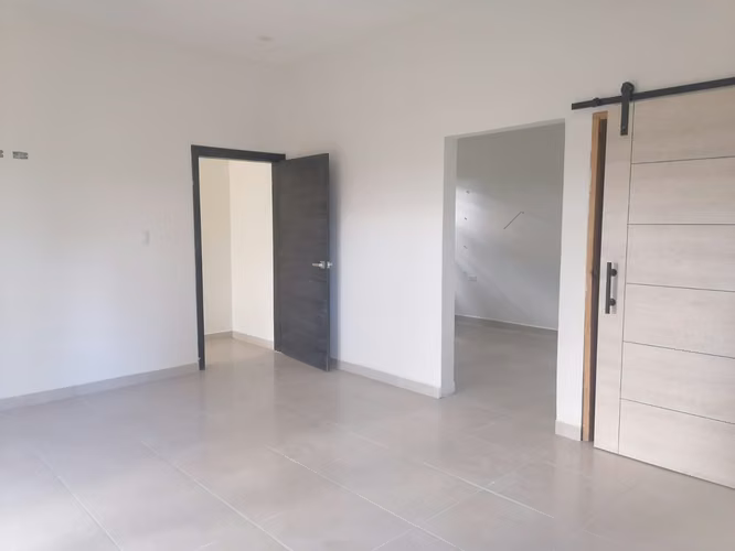Se Vende Casa Nueva! Valle de Angeles - Imagen 2