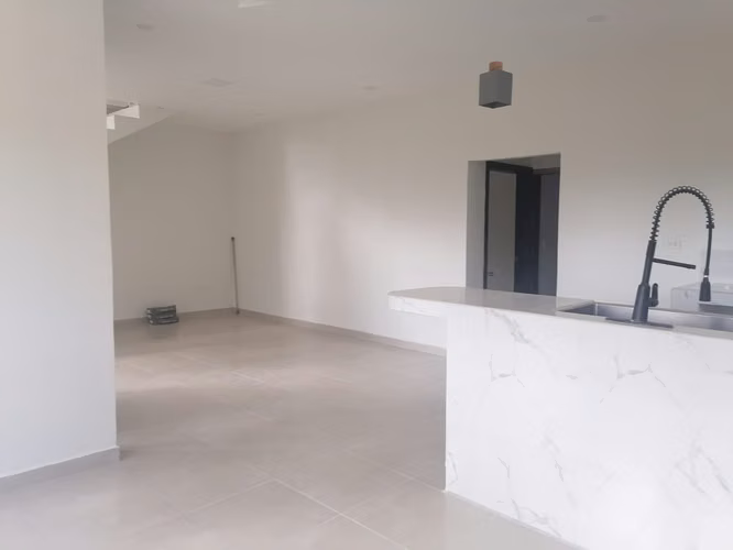 Se Vende Casa Nueva! Valle de Angeles - Imagen 6